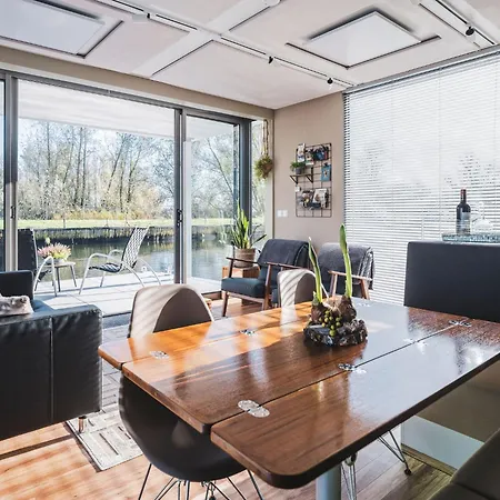 Aquahome - Np De Biesbosch - Bijzonder Overnachten Op Houseboat! 샬레 Werkendam