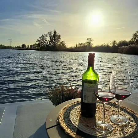 Aquahome - Np De Biesbosch - Bijzonder Overnachten Op Houseboat! * Werkendam